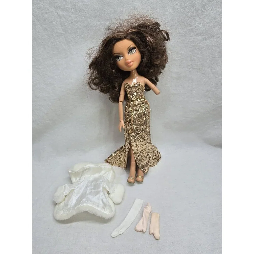 Bratz Movie Starz Yasmin Bratz The Movie With Gold Glitter Dress- MISSING ARM - Picture 2 of 8